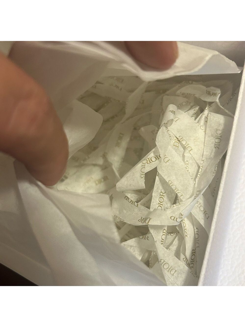 Dior box with Luxury Tissue Paper in White and Gold - Picture 3 of 5